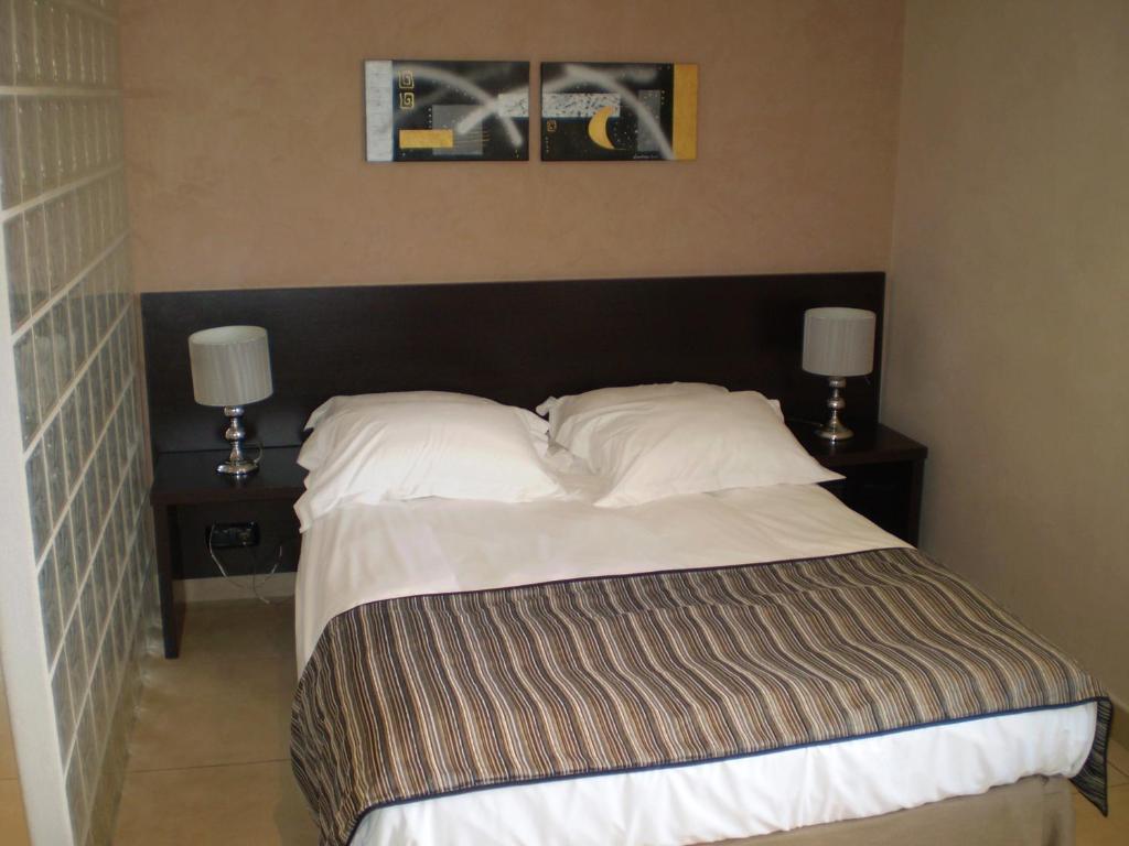 Hotel Augustin Marie Bonifacio  Habitación foto